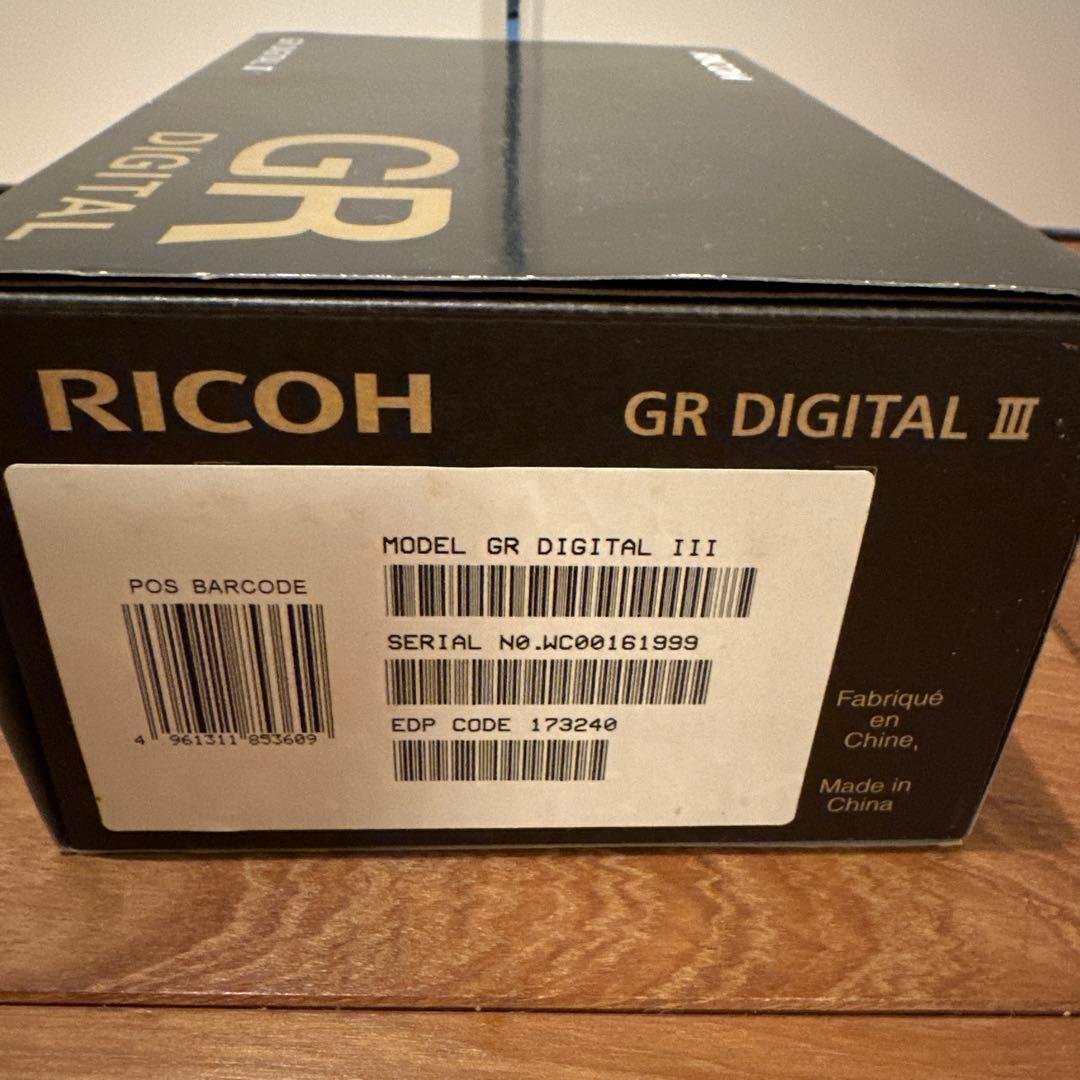 RICOH GR DIGITAL Ⅲ 本体と付属品
