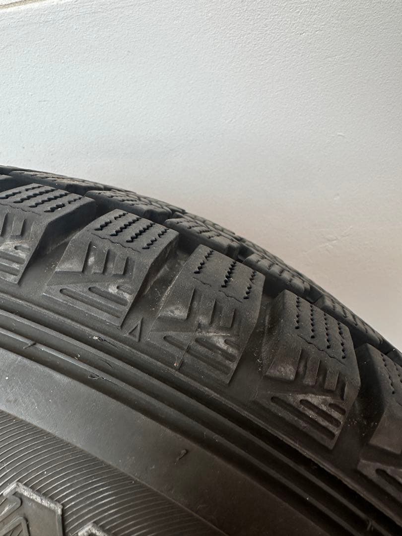 DUNLOP スタッドレスタイヤ 17インチ　4本セット