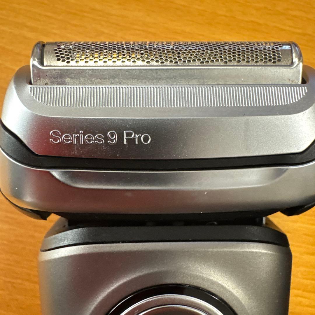 BRAUN Series 9 9384cc-Vメンズ電気シェーバー　ジャンク品扱