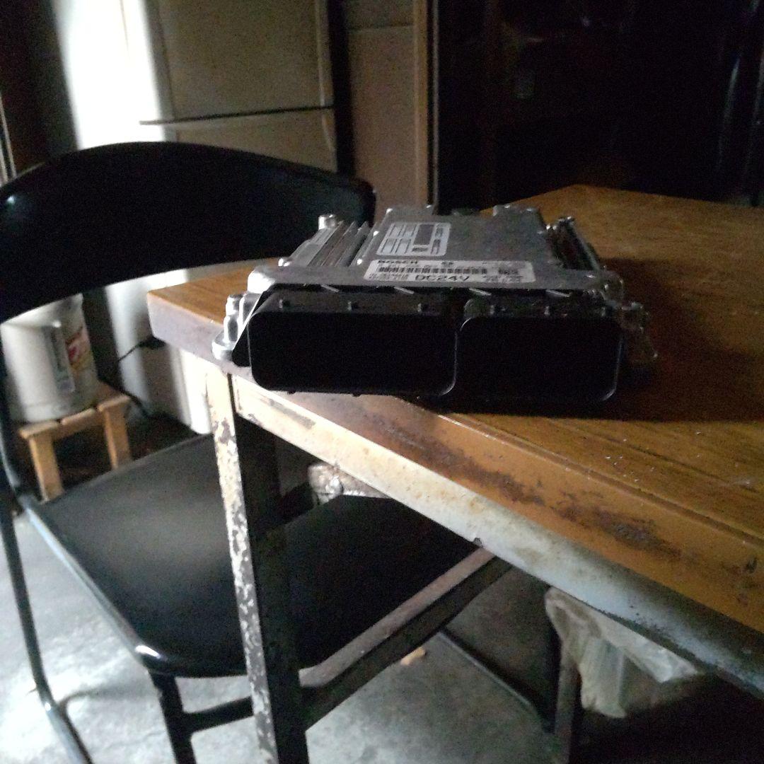 キャンター4M系のエンジンコンピューターME195204です