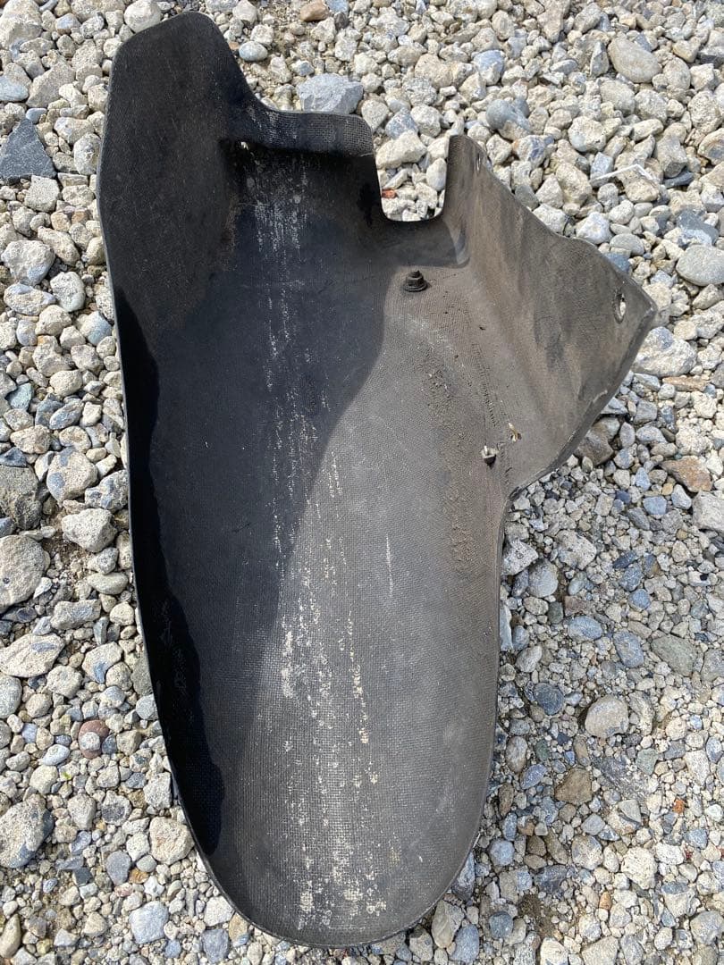 リヤフェンダー　RVF400？　VRF400？　カウル