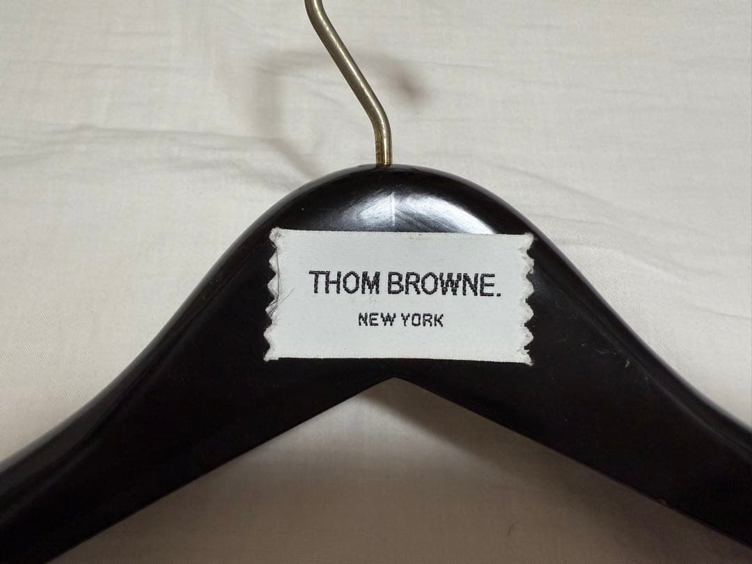 非売品！トムブラウン THOM BROWNE 純正木製ハンガー2本