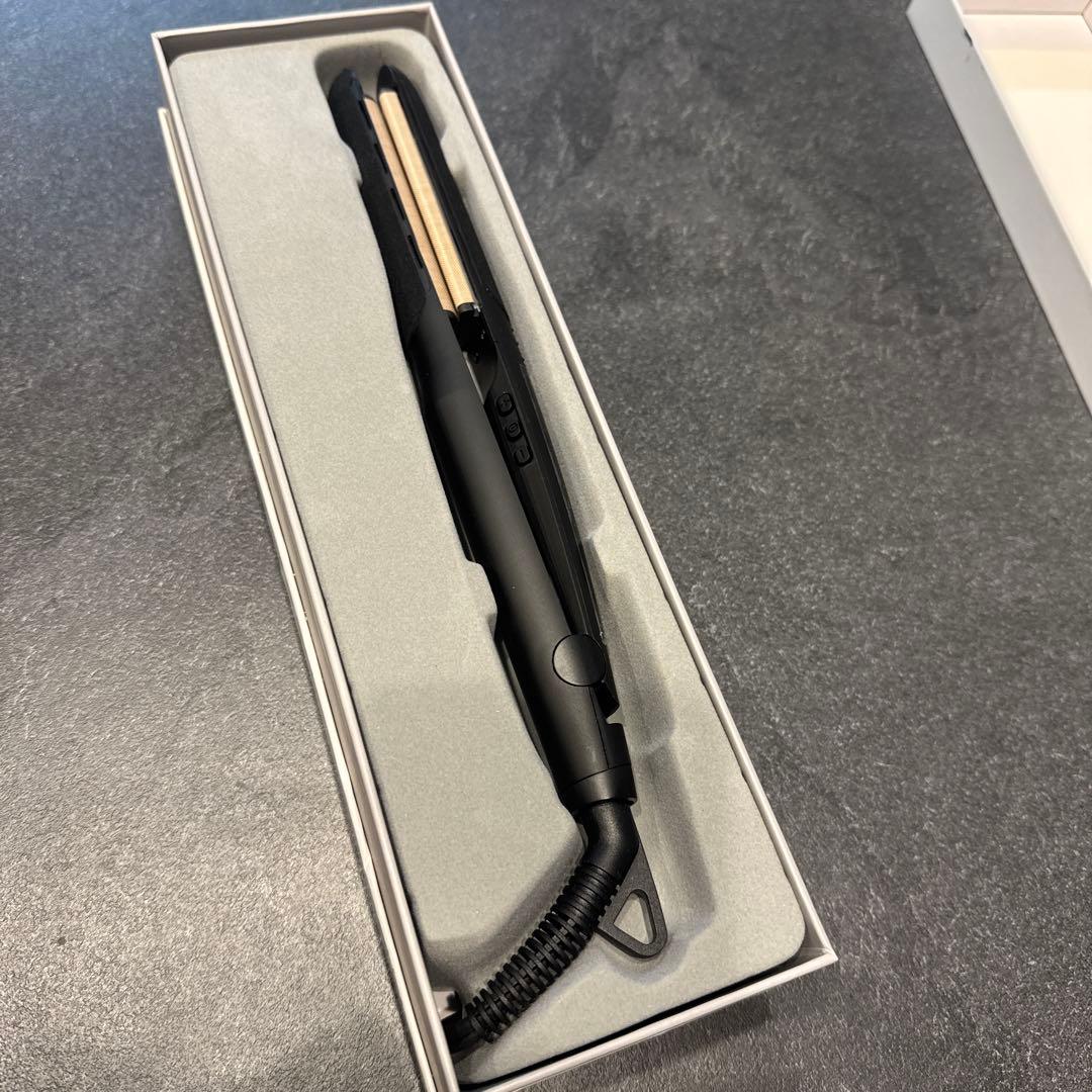 【送料無料】新品未使用radiantR ストレートヘアアイロン ブラック