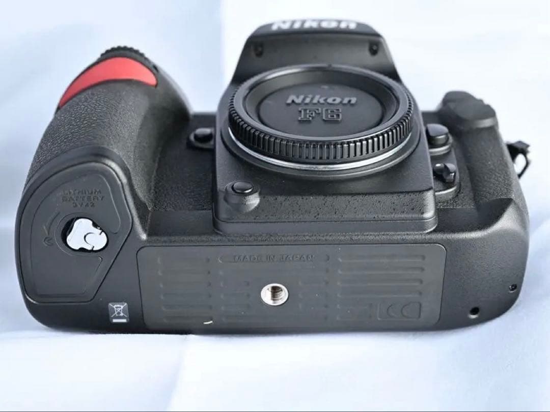 Nikon F6 スプリットスクリーン・展示台付きコレクション級　26000番台