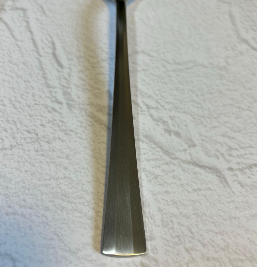 砂　【訳あり未使用】ラッキーウッド 18-12 (26本)カトラリーセット