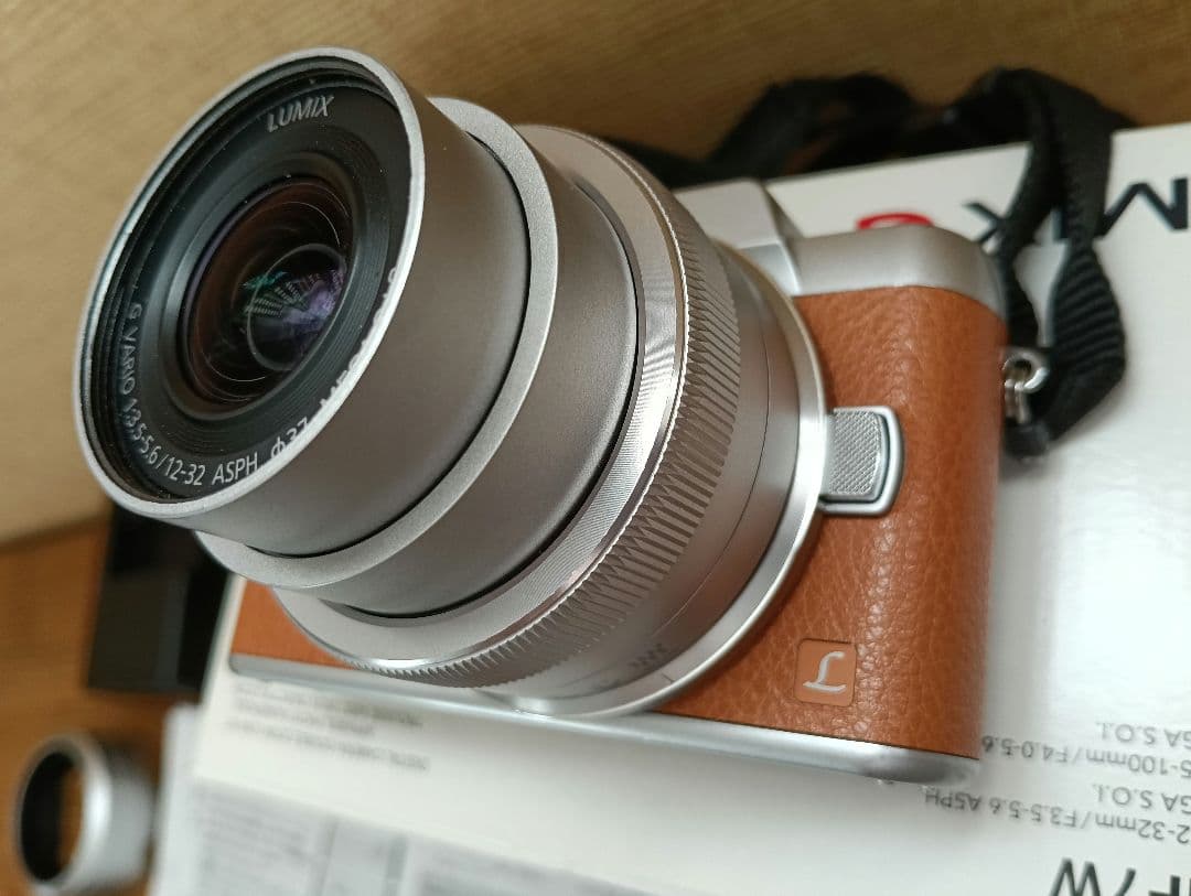 Panasonic LUMIX DMC-GF7W デジタル一眼レフ