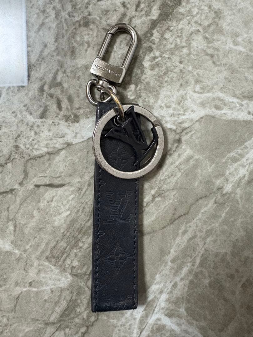 LOUIS VUITTON ブラックレザー キーリング
