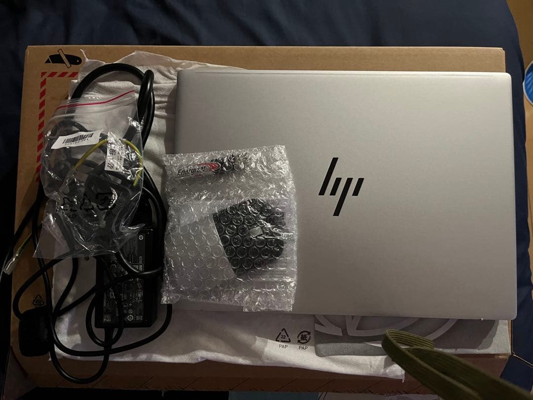 HP Pavilion Plus 14-ew0023TU 本体