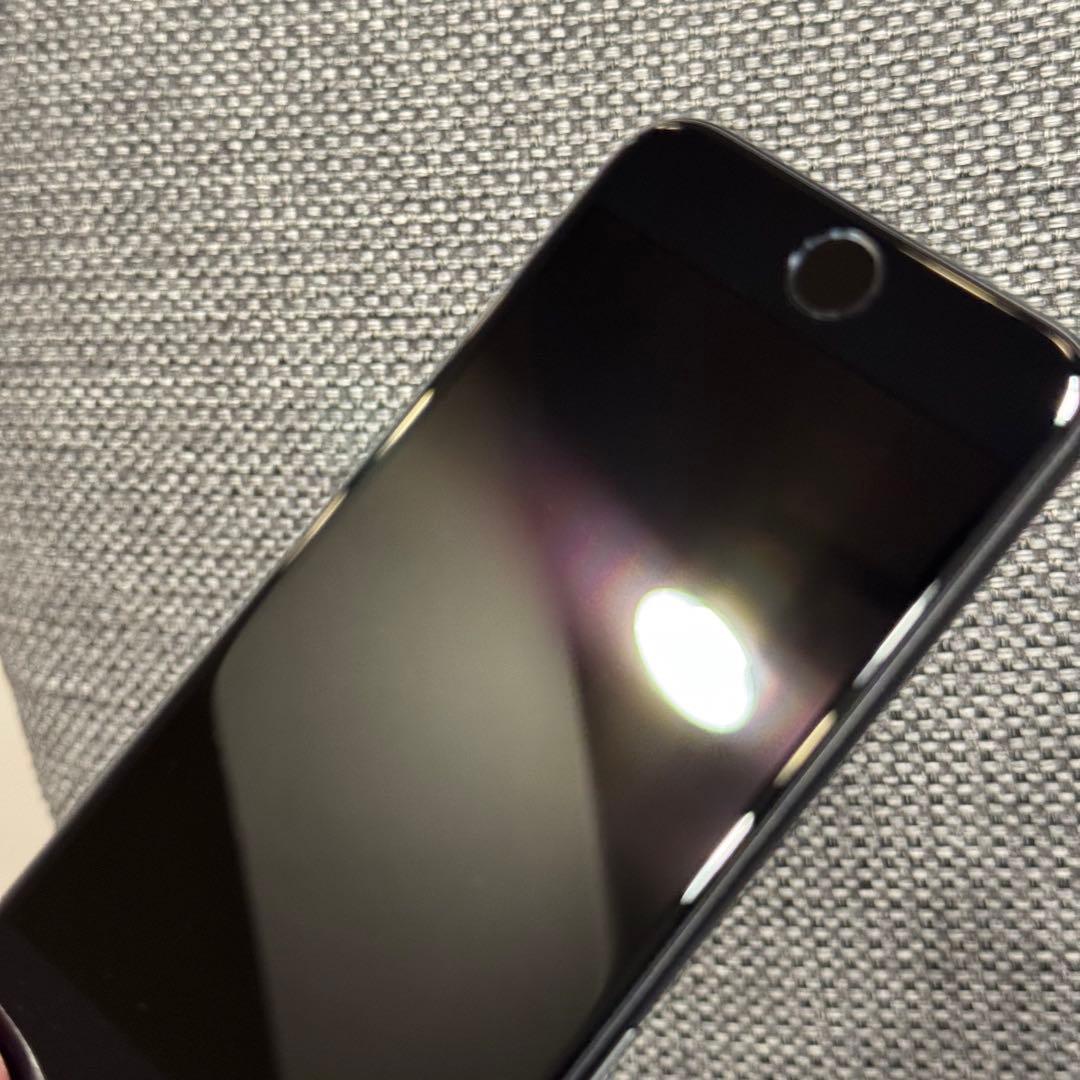 iPhoneSE 第二世代 64GB ブラック　SIMフリー　82%