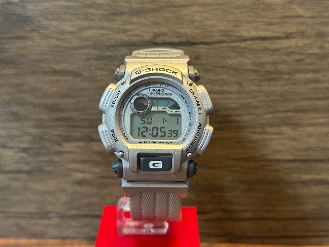 CASIO G-SHOCK DW-9000 トリプルクラウン　シルバー　美品