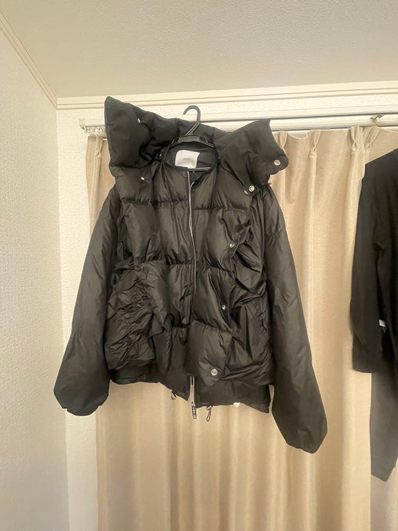 un3d ギャザー入りダウンジャケット