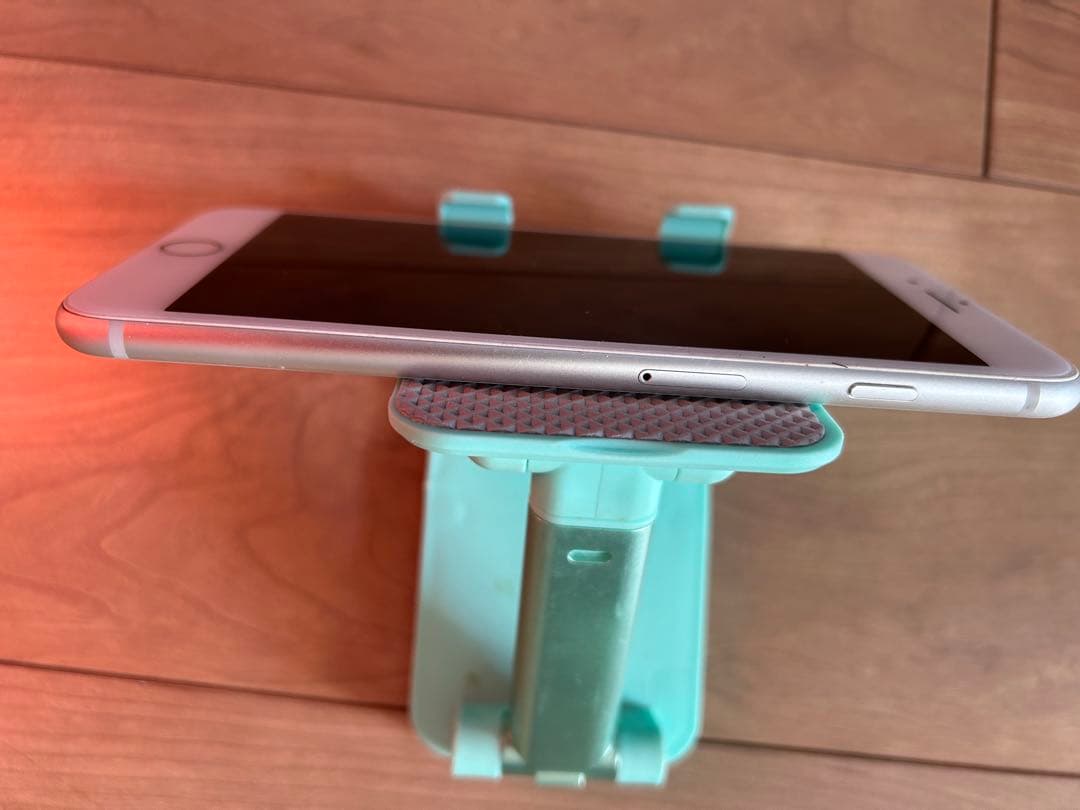 iPhone 8 Plus 本体 バッテリー100% 64GB SIMフリー