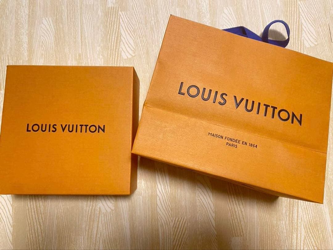 LOUIS VUITTON エピレザー ベルト