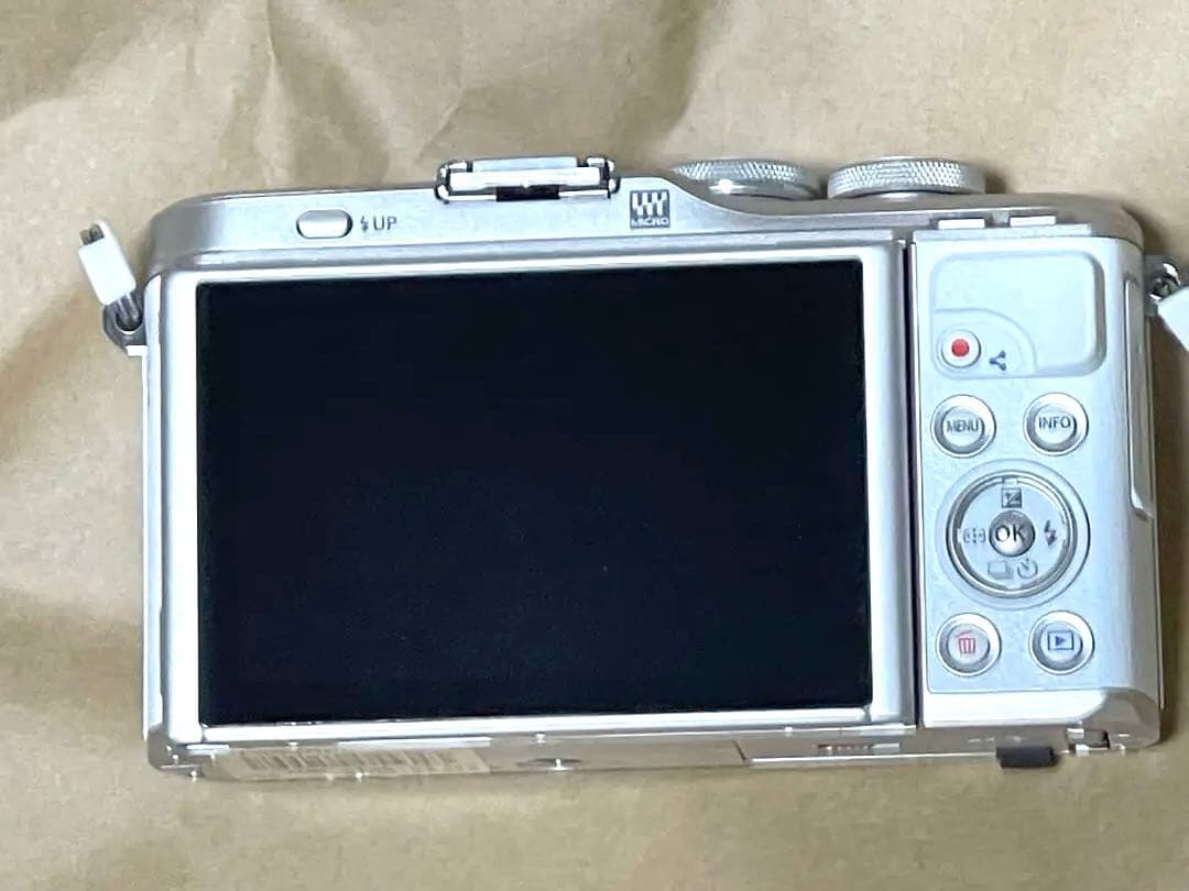 展示品　OLYMPUS PEN E-PL10 ホワイト　ダブルズームキット