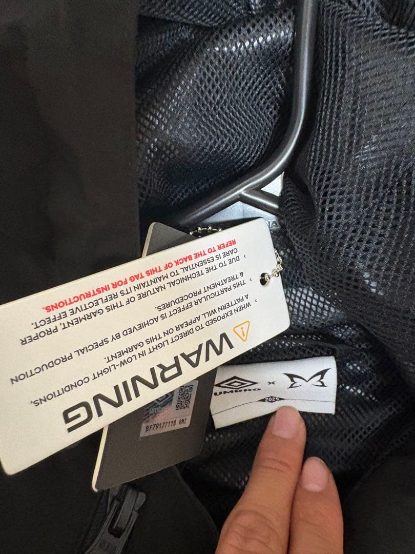 最安値　mertra umbro トラックジャケット xs 短丈