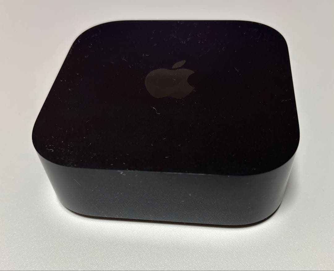 Apple TV 4K (第2世代) 本体とリモコン　128GB