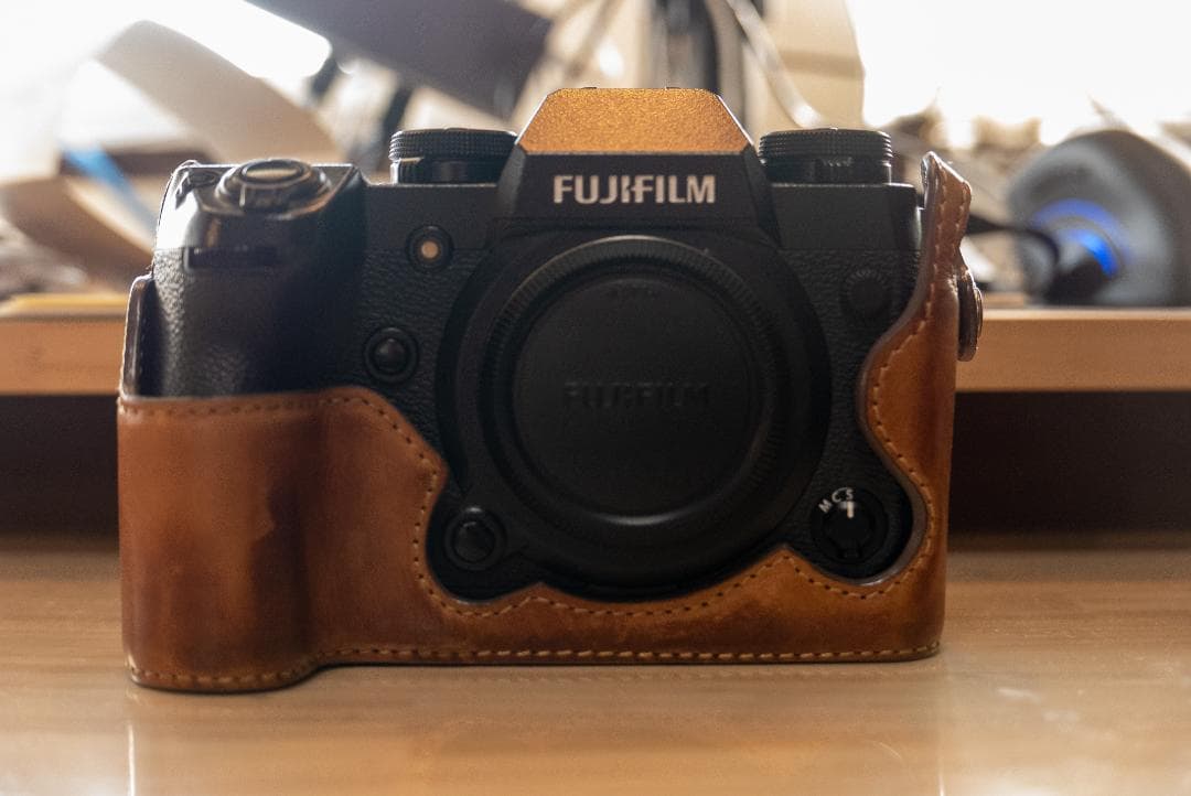 富士フィルム FUJIFILM X-H1 ハーフケースおまけ付き 良品 動作品