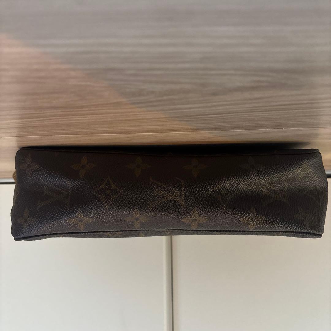 ルイヴィトン　LOUIS VUITTON ポーチ　クラッチバッグ