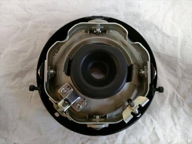 ヤマハ YAMAHA XSR900 純正ヘッドライト