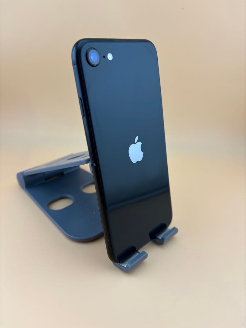 iPhone SE2 64GB ブラックSIMフリーバッテリー100%