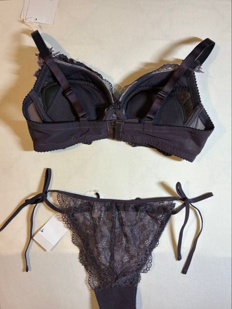 新品タグ付き☆ワコール☆リボンブラ☆ ブラ 70D + タンガ M セット