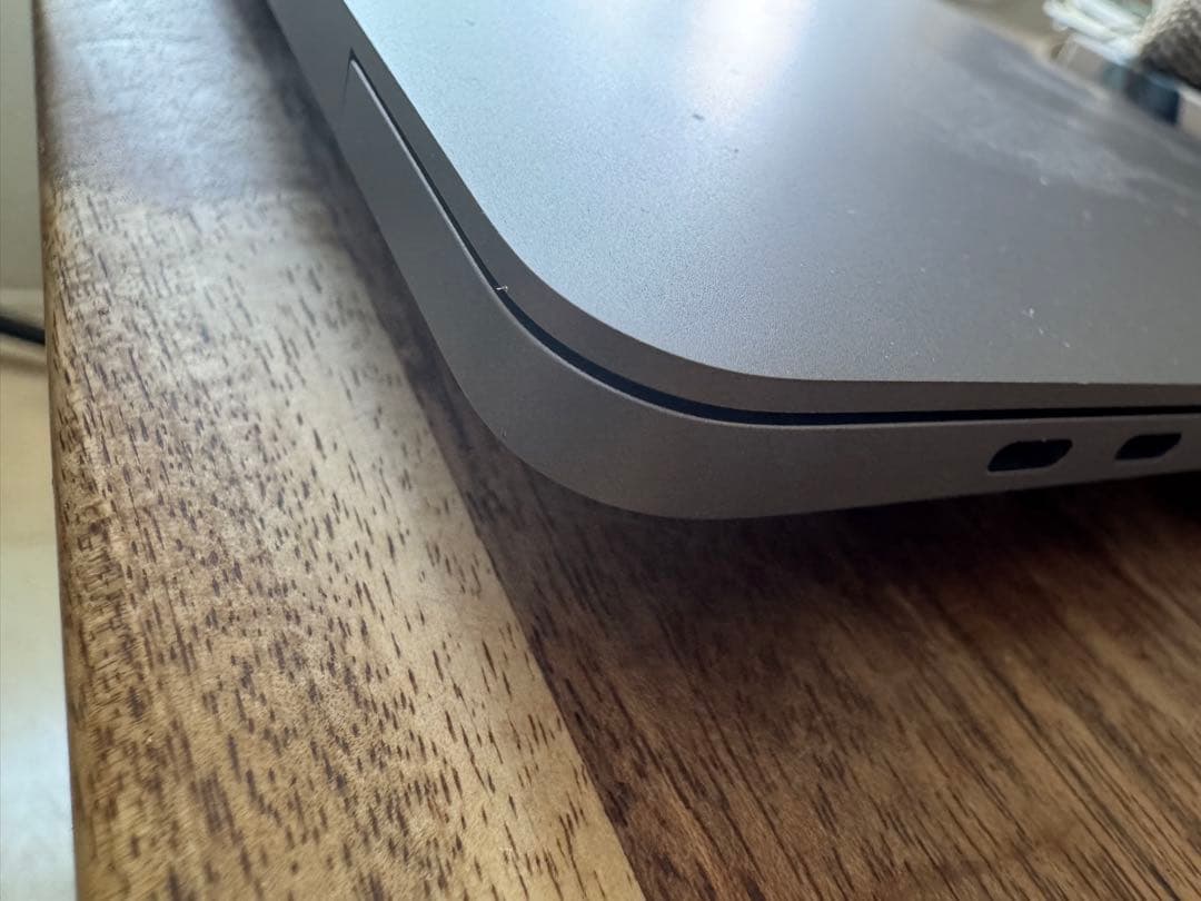 MacBook本体 MacBookPro 16 2019 i9/32GB/1TB/5500M/8GB