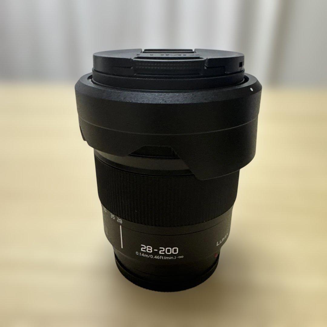 LUMIX 28-200mm ズームレンズ