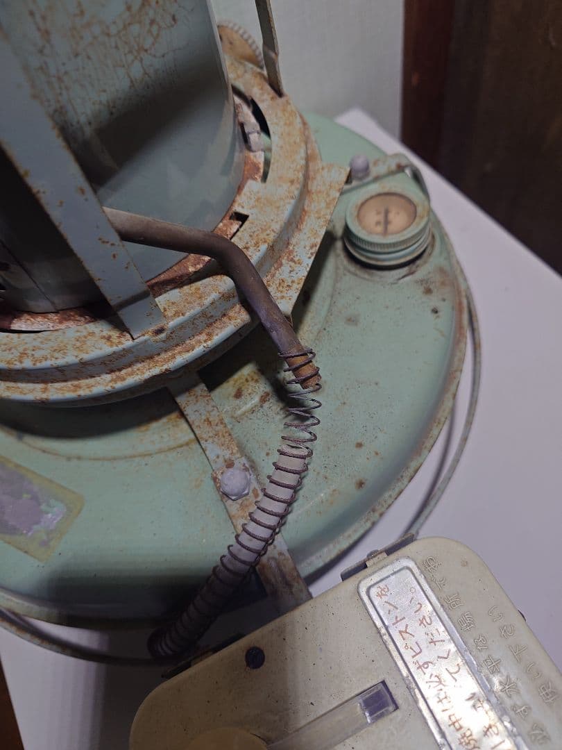 シーズン到来アラジン石油ストーブ37型前期。