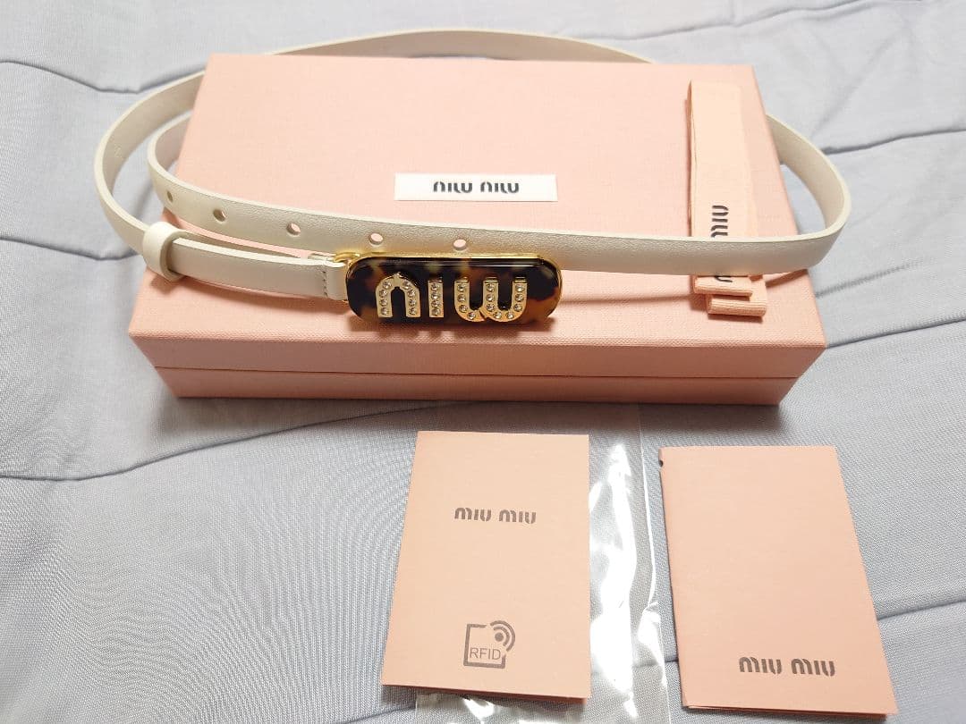 miu miu ☆ベルト ストーン付き ホワイト新品　未使用