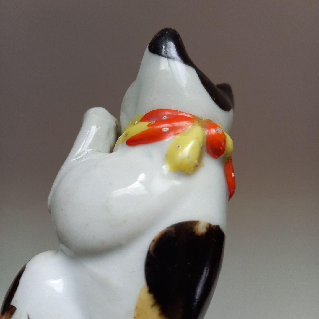 招き猫　磁器人形　猫の置物