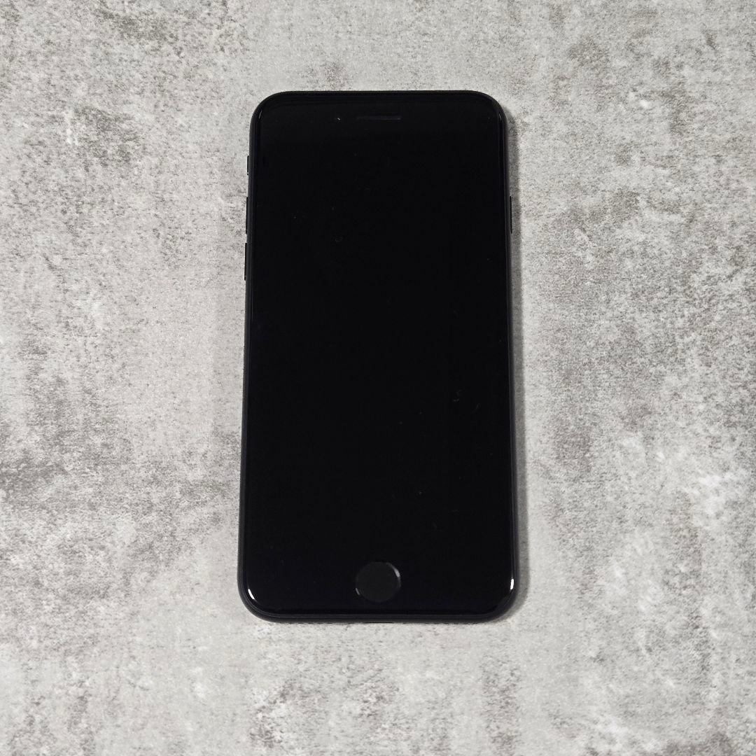 Apple iPhone SE2 ブラック　本体