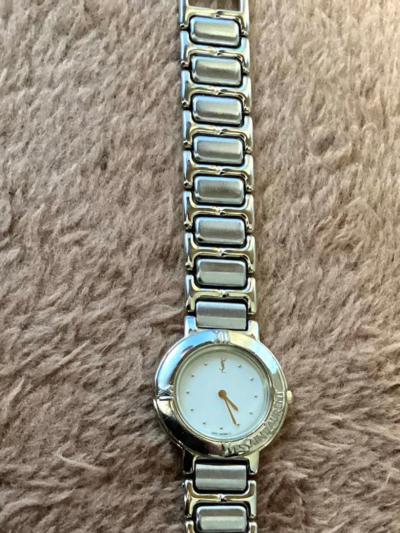 イヴ・サンローラン　クォーツアナログ腕時計 ゴールドシルバー