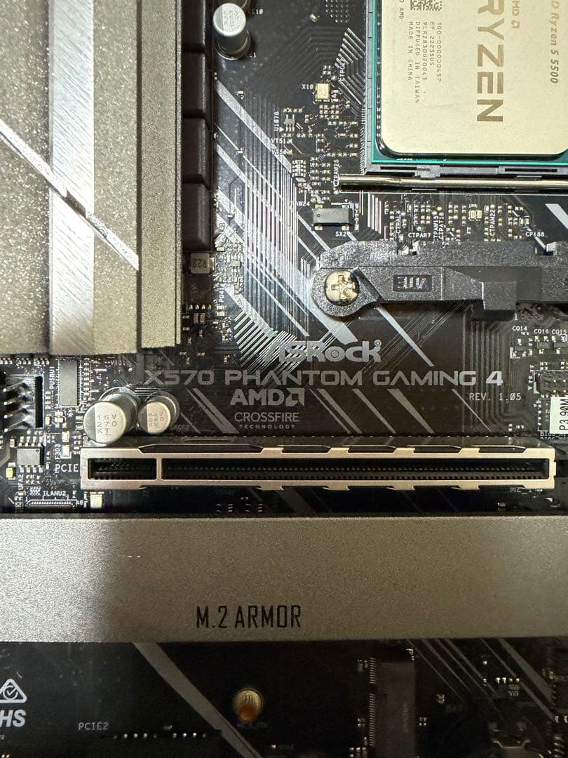 美品 ryzen5500とAsrock X570 phantom gaming4