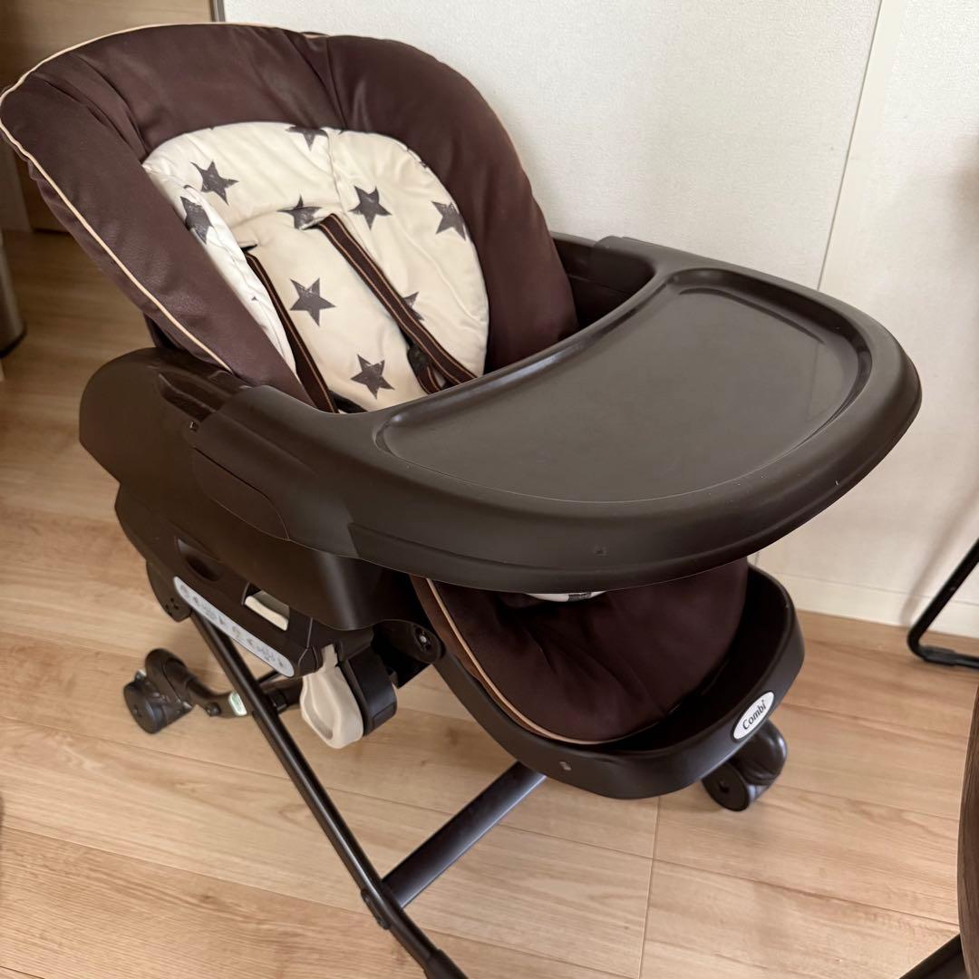 combiコンビ ネムリラ 4キャス AT オートスウィング ハイローチェア