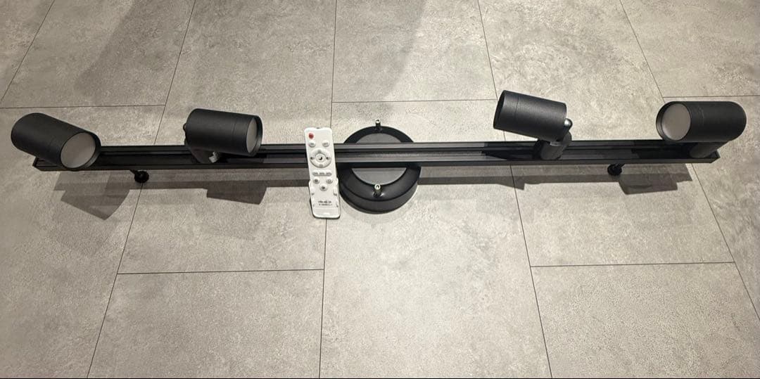 調光調色可能　ダクトレール　スポットライト　シーリングライト4灯 LEDブラック