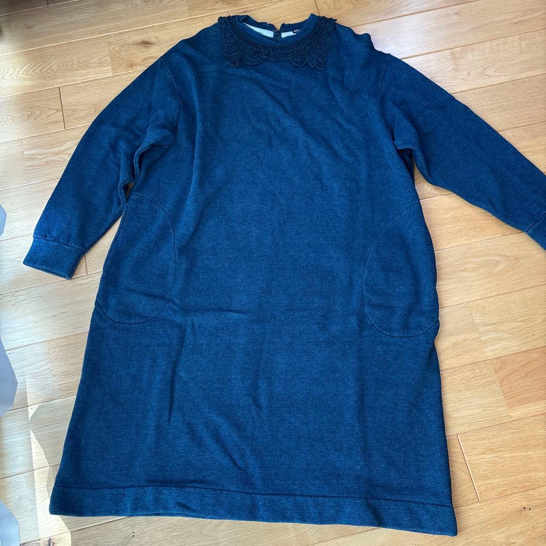 ダークブルー 長袖ワンピース レース襟付き