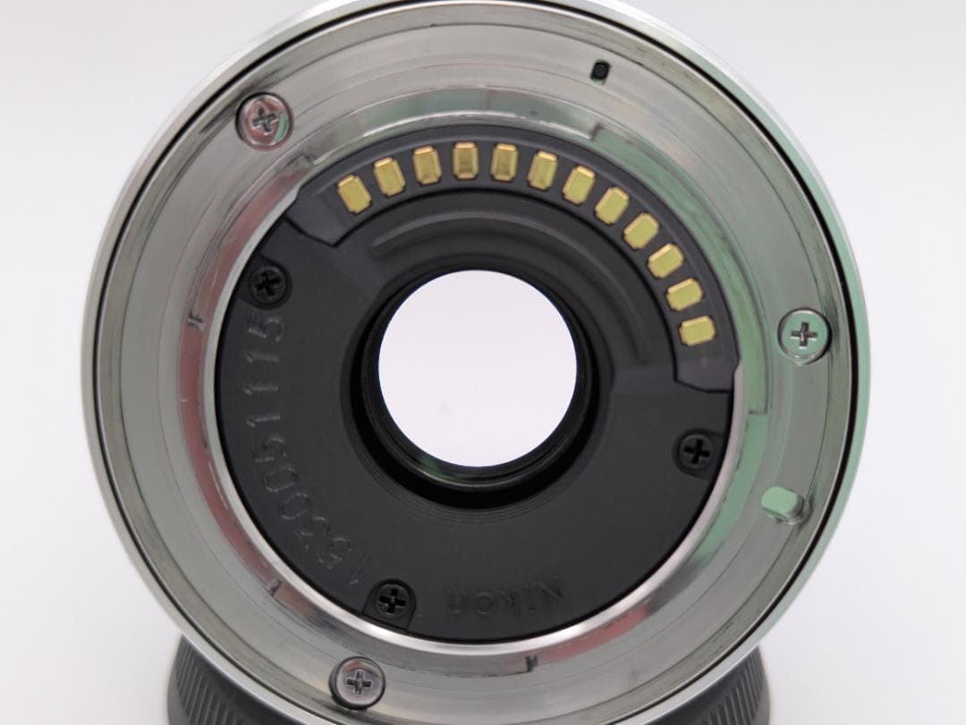 Nikon 1 V1 ミラーレスカメラ 本体と付属品