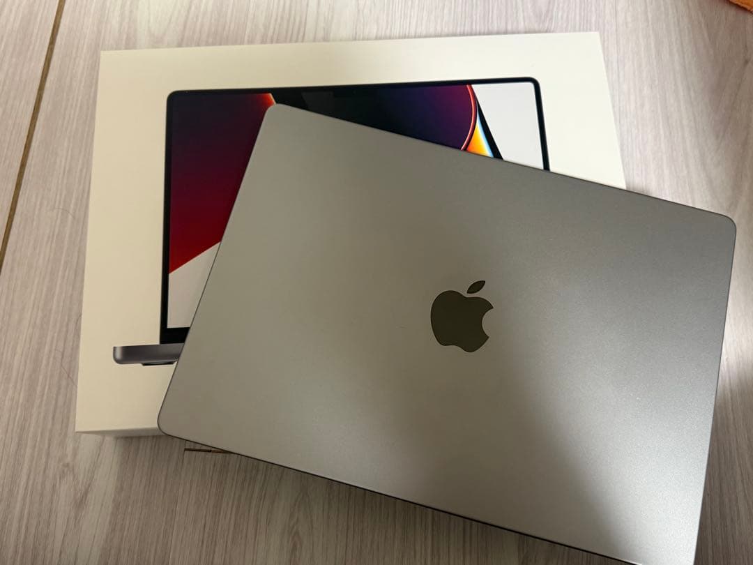 MacBook Pro 14インチ 16GBユニファイドメモリ512GB SSD