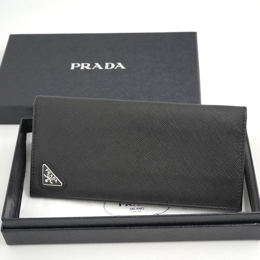 ✨新品未使用・箱付き✨　PRADA 長財布　サフィアーノ　レザー　三角プレート