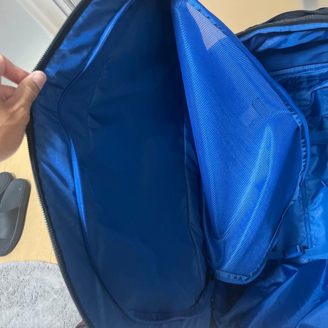 旅行かばん・小分けバッグ Thule Crossover2 wheeled duffel bag 76cm