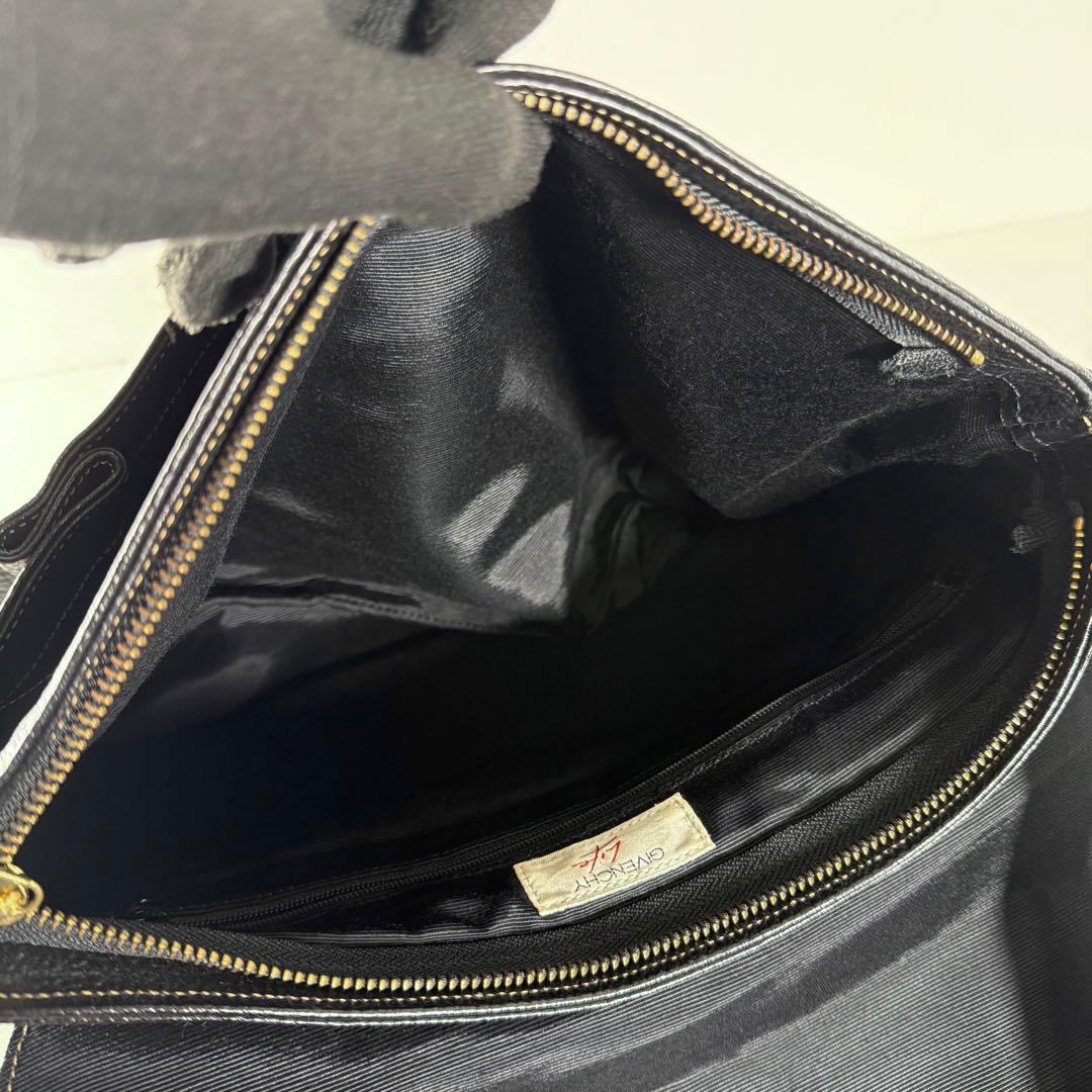 ジバンシィ ジバンシーライク メッセンジャーバッグ ショルダーバッグ レザー