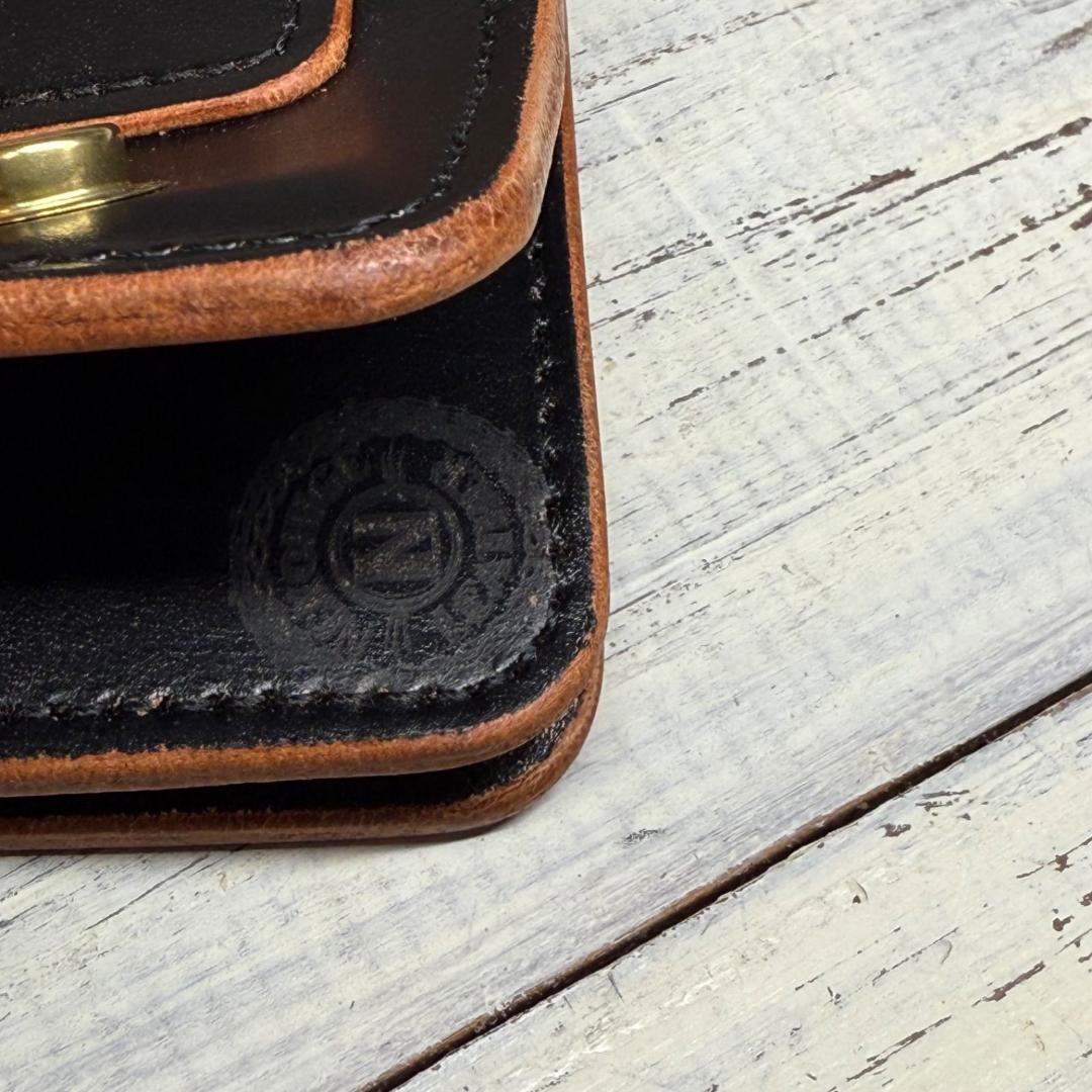 【トラッカーウォレット ロング 3層】 ブラック 茶芯 ゴールド YKK