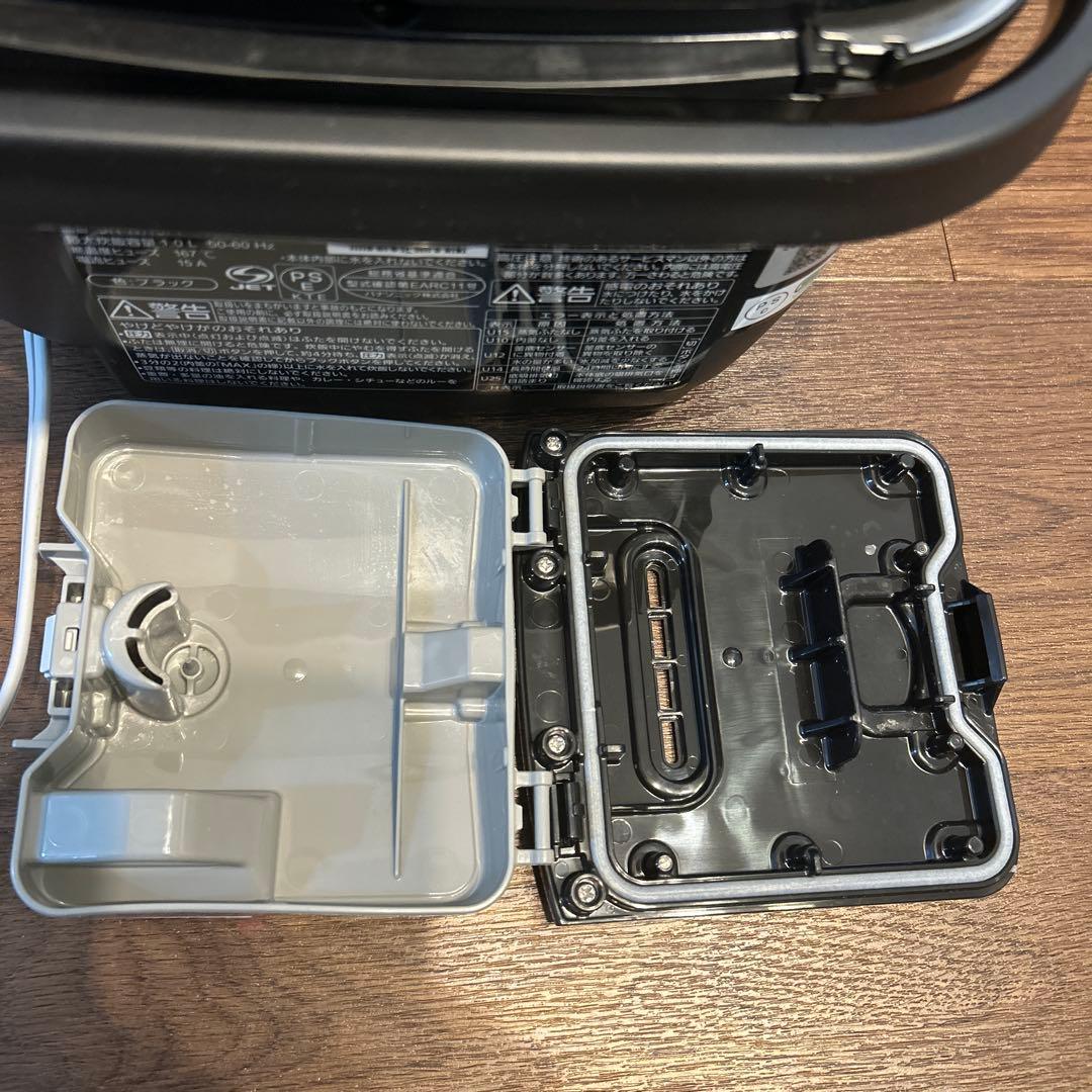 Panasonic SR-M10A(ブラック) 炊飯器2023年製