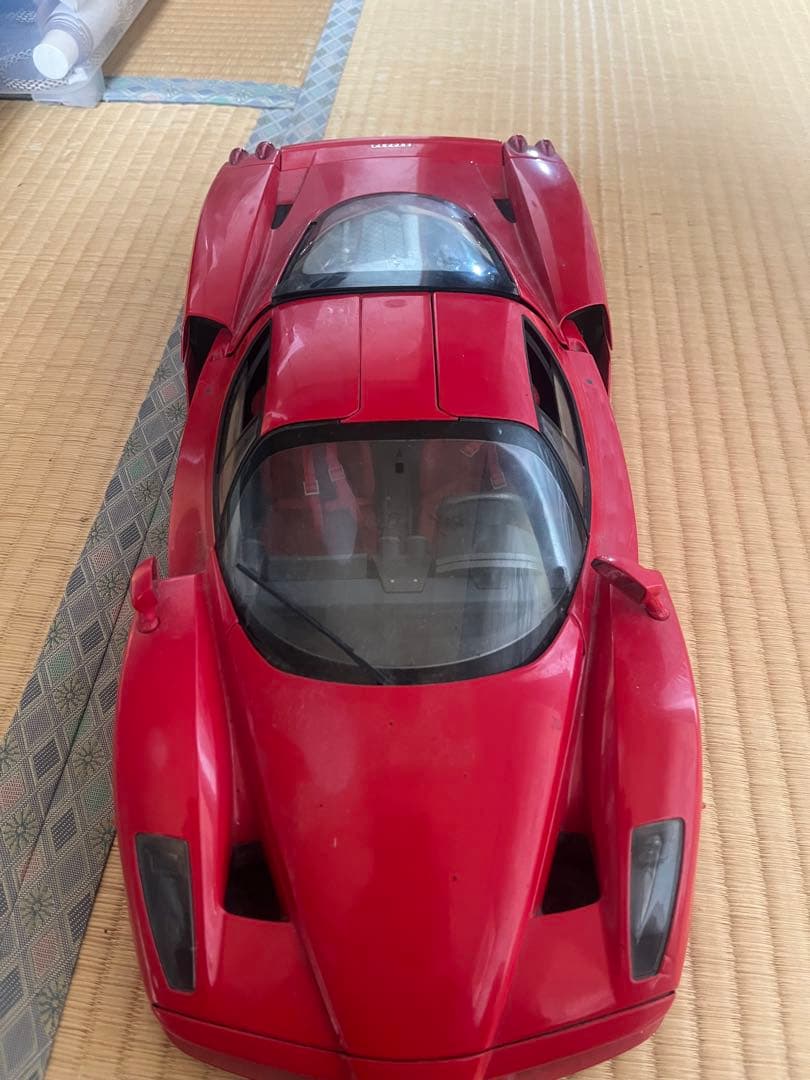 Ferrari LaFerrariの1/10スケールモデル
