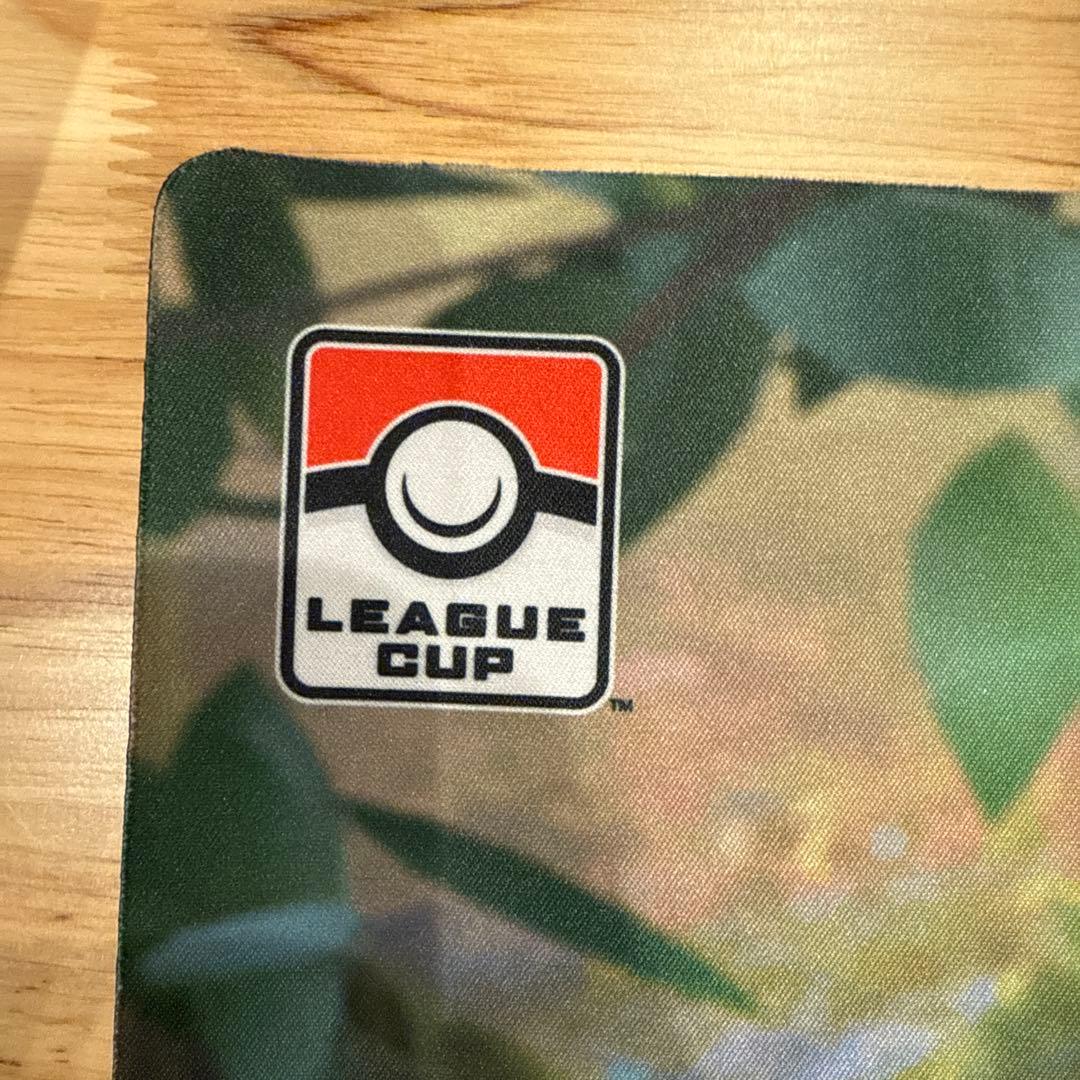 【みみ】ポケモンカード　プレイマット　リーフィア