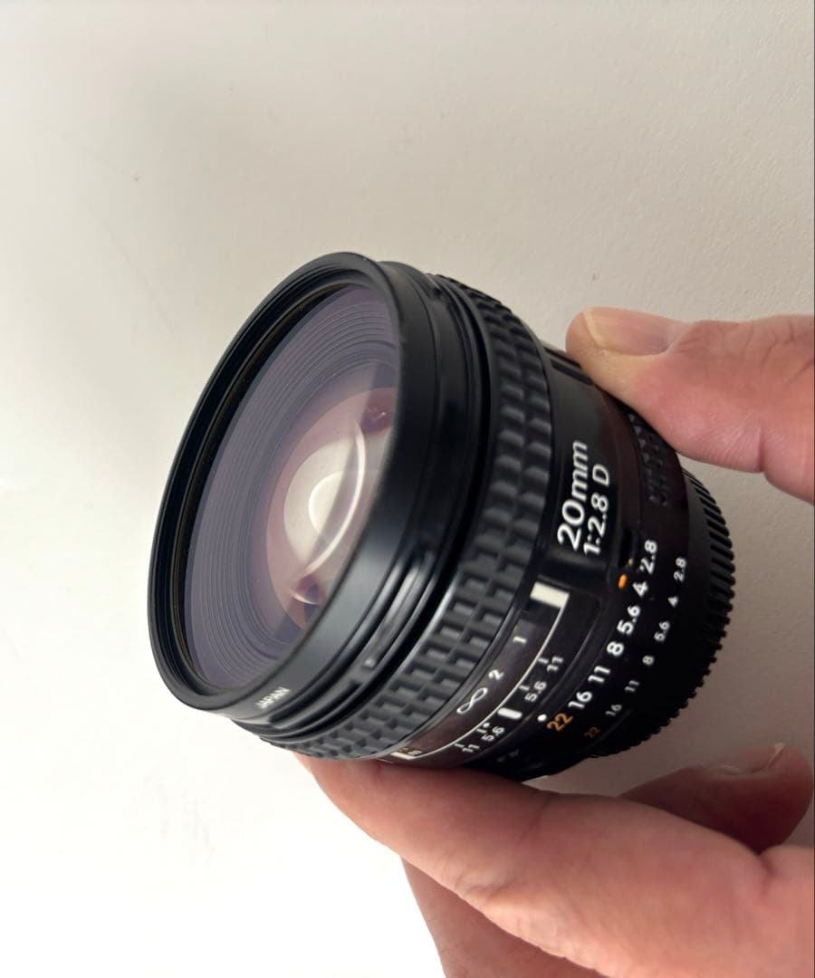 ニコン 広角 単焦点　Nikon AF NIKKOR 20mm F2.8