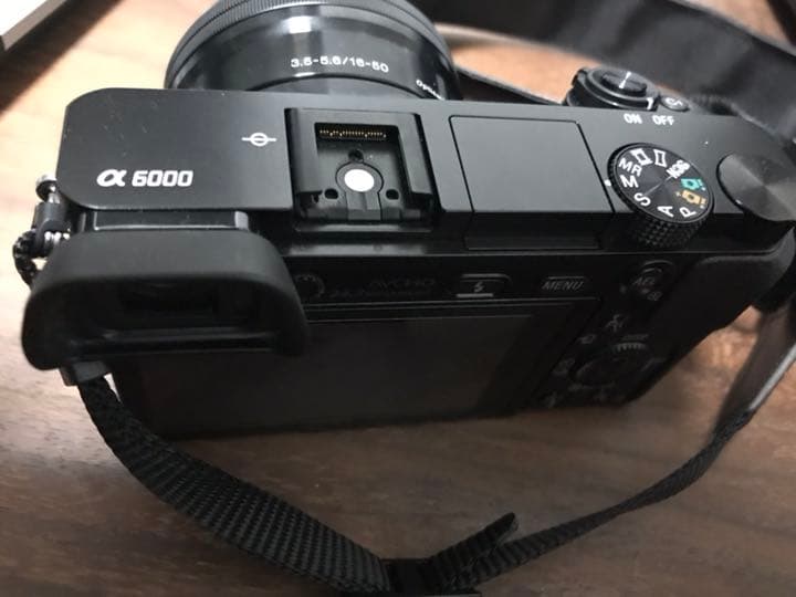 超美品！sony a6000ダブルズームレンズキット 三脚セット ミラーレス一眼