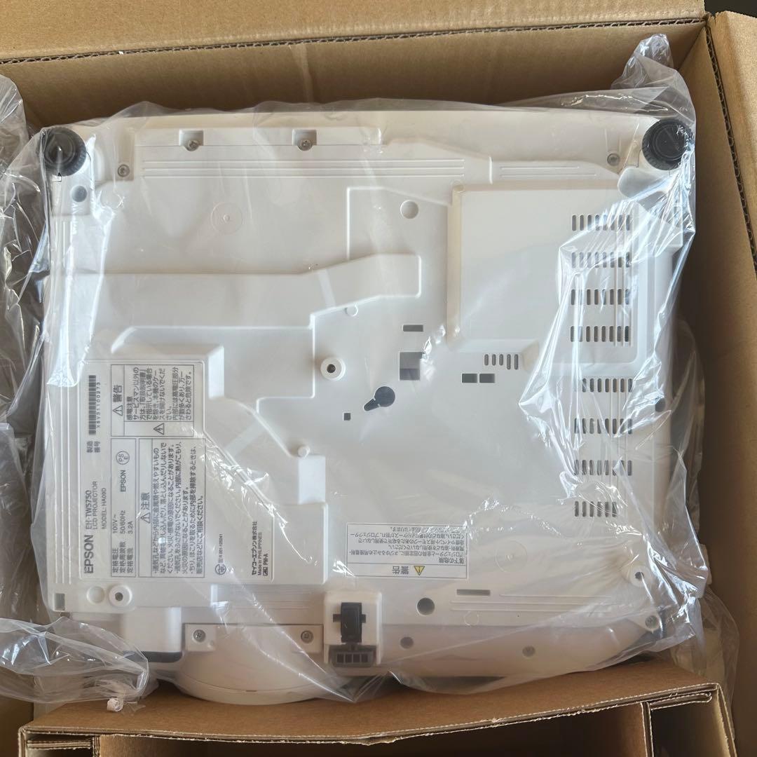 EPSON EH-TW5750 プロジェクター本体