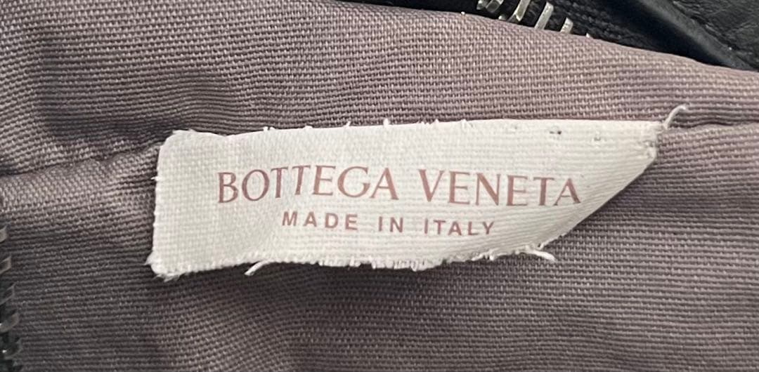 BOTTEGAVENETA ボッテガ・ヴェネタボディ バッグ イントレチャート黒