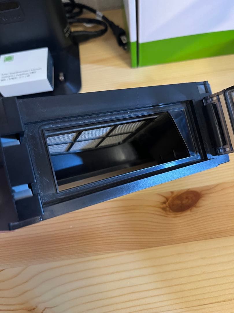 アイロボット　ルンバi2 交換用フィルターとブラシ付き、箱あり